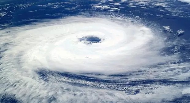 臺(tái)風(fēng)前腳走暴雨后腳來 led顯示屏如何迎戰(zhàn)才能屹立不倒？