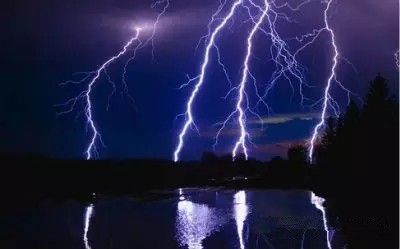 臺(tái)風(fēng)前腳走暴雨后腳來 led顯示屏如何迎戰(zhàn)才能屹立不倒？